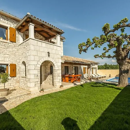 Natale With Private Pool And Garden Villa *