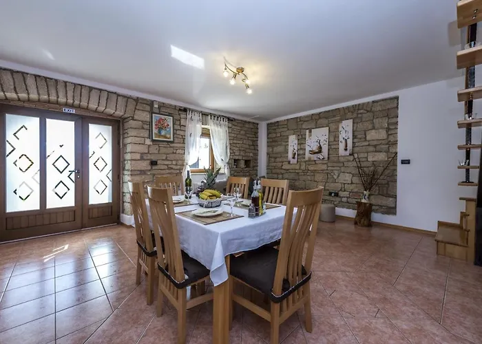 Natale With Private Pool And Garden Villa *