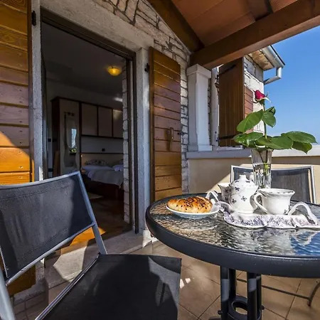 Natale With Private Pool And Garden Villa *