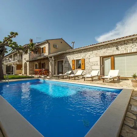 Natale With Private Pool And Garden Villa *