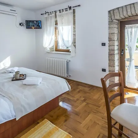 Natale With Private Pool And Garden Vosteni